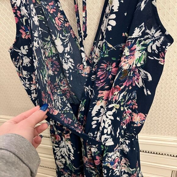 Design lab navy blue floral v neck cross romper - Picture 2 of 5